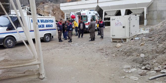 Damper Yüksek Gerilim Hattına Temas Etti, Şoför Hayatını Kaybetti