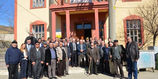 Vali Ceylan Mahalle Sakinleriyle Bir Araya Geldi