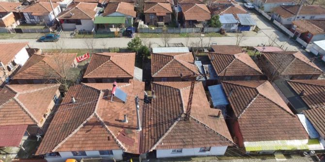 Evin Ortasından Geçen Direk İsyan Ettirdi