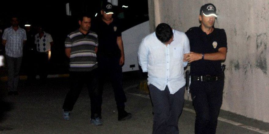 Gözaltına Alınan 11 Asker Adliyeye Sevk Edildi