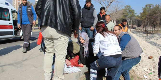 Takla Atan Otomobilin Bayan Sürücüsü Yaralandı