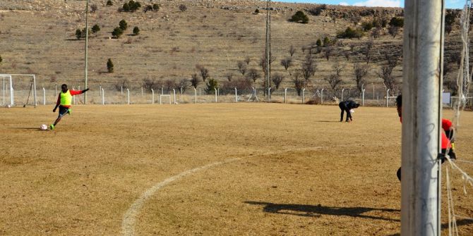 Jonathan Ayite, Antrenman Sonrası Ekstra Çalışıyor