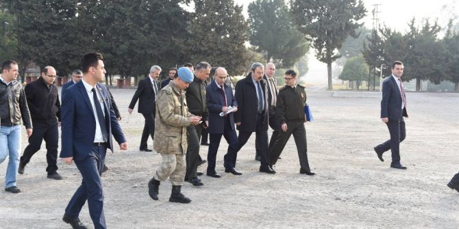 Vali Demirtaş, Recai Engin Kışlası’nı Ziyaret Etti