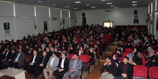 İsrail Zindanlarını Konferansta Anlattı