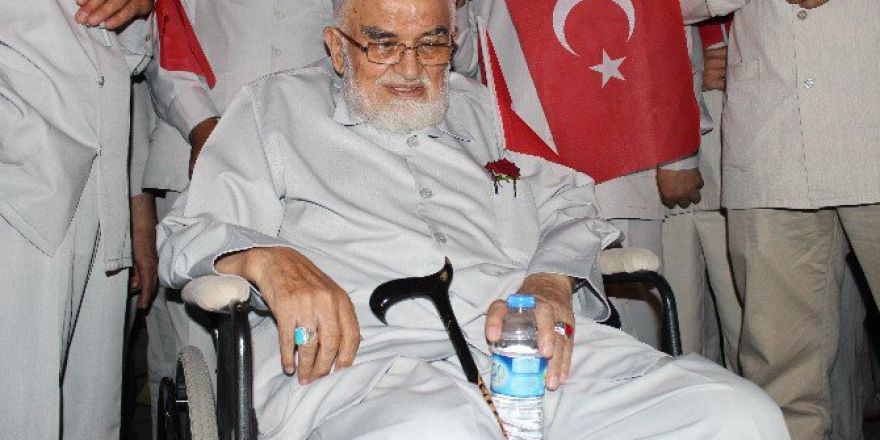 80 Yaşında Tekerlekli Sandalyesiyle Nöbete Destek Veriyor