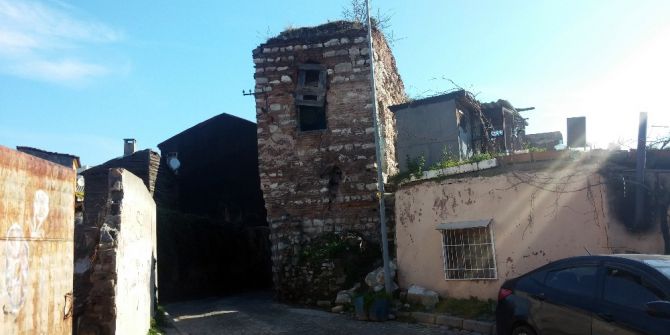 Kaçakçılar Tarafından Tarihi Surların Altının Kazıldığı Alan Görüntülendi