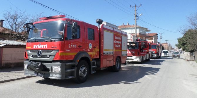 Suriyeli Ailenin Kaldığı Ev Yandı