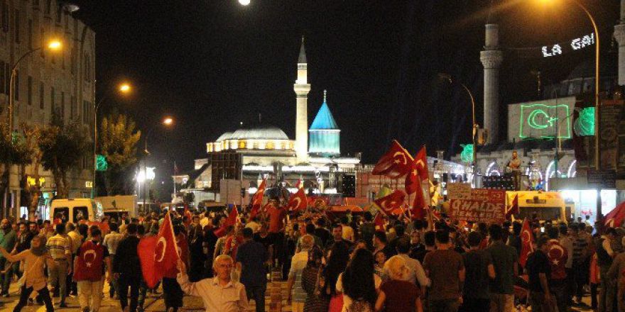 Konya’da Darbe Girişimine Tepki Sürüyor