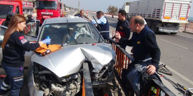 Köprü Korkulukları Önce Araca Sonra Sürücüye Saplandı