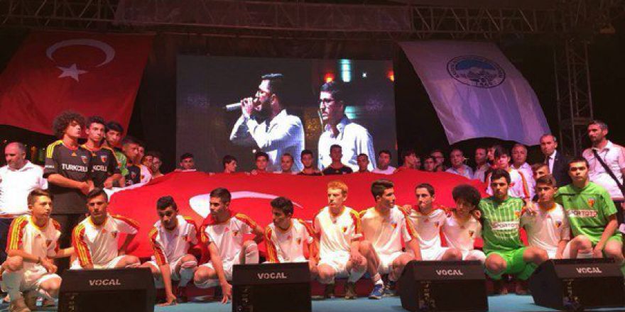 Kayserispor Demokrasi Nöbeti İçin Meydana İndi