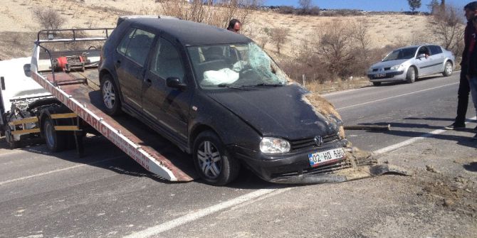 Hafif Ticari Araç Şarampole Yuvarlandı: 1 Yaralı