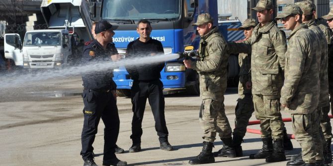 Bozüyük Belediyesi İtfaiye Ekiplerinden Askerlere Yangın Eğitimi