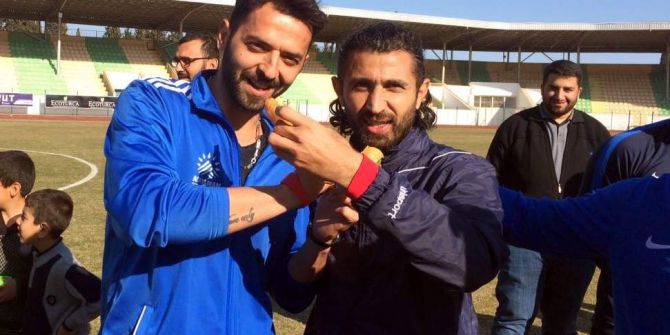 Adıyaman Belediyesi Hentbol Takımından Adıyaman 1954 Spora Tatlı İkramı