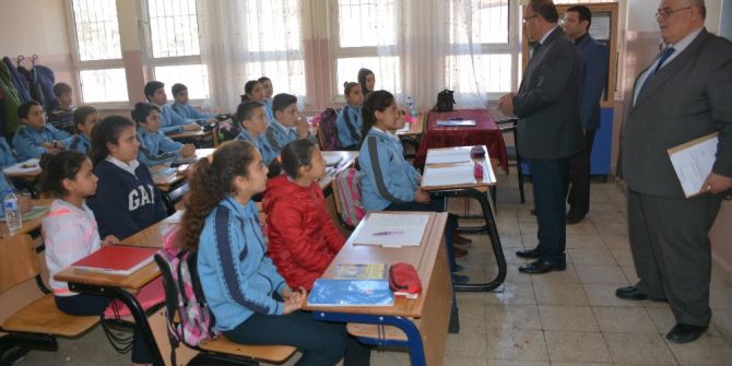 Süleyman Demirel Ortaokulu Öğrencilerinden Örnek Davranış