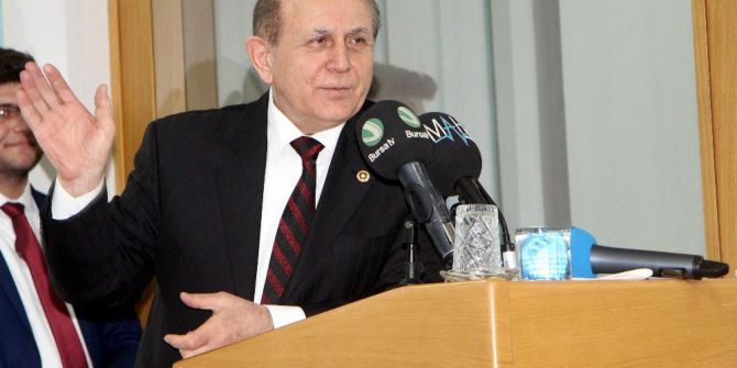 Eski Anayasa Komisyonu Başkanı Kuzu, Üniversitelilere Yeni Anayasayı Anlattı