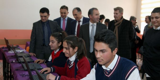 Gürpınar Anadolu Lisesine Bilgisayar Desteği