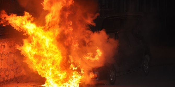 Otomobil Alev Alev Yandı