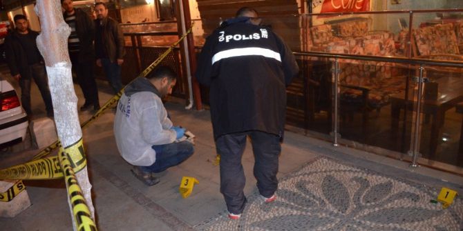Kafeteryada Silahlı Saldırıya Uğradı