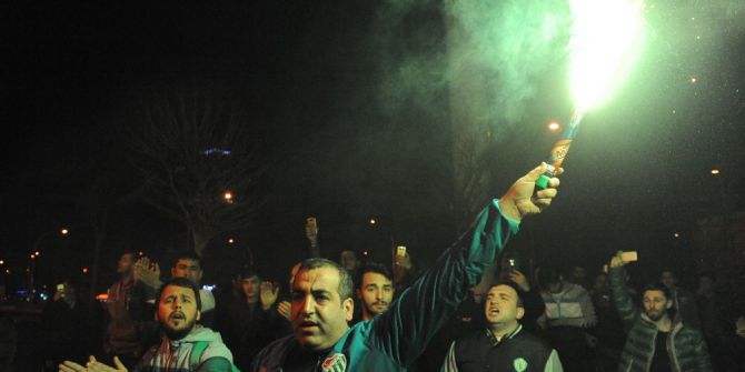 Bursasporlu Taraftarlardan Yönetime Tepki