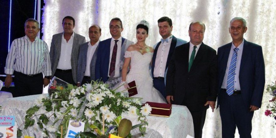 Özakcan Ailesinin Mutlu Günü