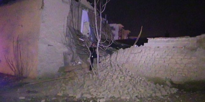 Suriyelilerin Yaşadığı Kerpiç Ev Kısmen Çöktü