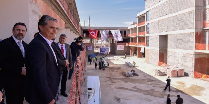 Başkan Uysal, Stk Merkezini İnceledi