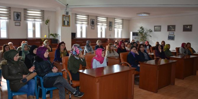 Belediye Konaklarda Çalışan Bayanlar Bir Araya Geldi
