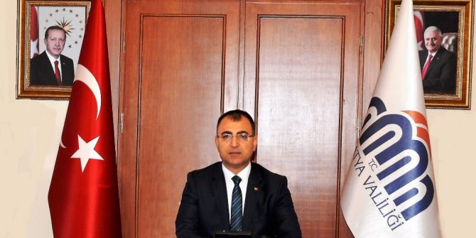 Vali Toprak Muhtarlarla İstişare Toplantısı Yaptı