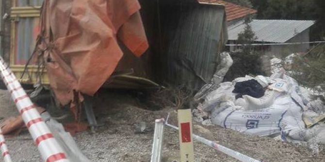 Denizli’de Kamyon Devrildi: 2 Ölü