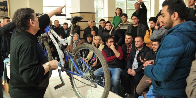 Toplu Taşıma Araçlarında Unutulan Birbirinden İlginç Eşyalar, Yeni Sahiplerini Buldu