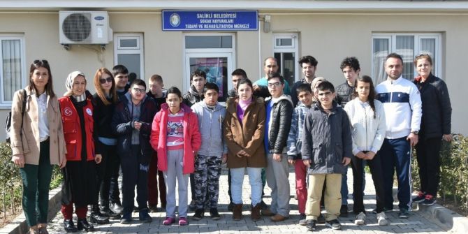 Özel Öğrenciler Can Dostlarını Unutmadı