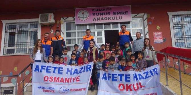Anaokulu Öğrencilerine Deprem Tatbikatı Yapıldı