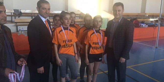 Okullar Arası Kızlar Badminton Müsabakaları Sona Erdi