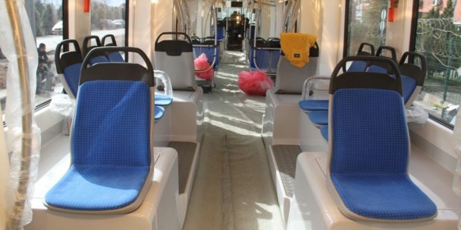 Akçaray’ın İlk Tramvay Aracı Raylara İndi