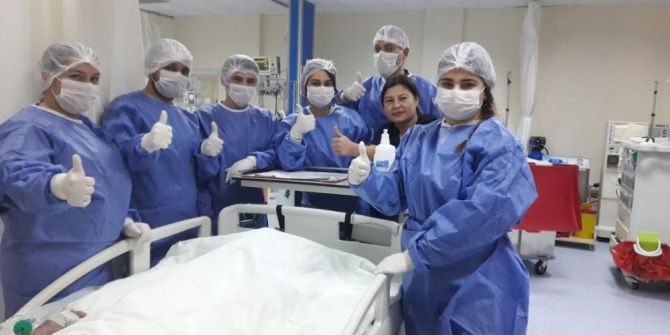 Yoğun Bakım Hastalarına Yatak Banyosu