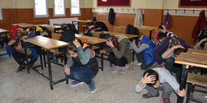 Öğrenciler Deprem Ve Yangın Tatbikatıyla Bilinçlendi
