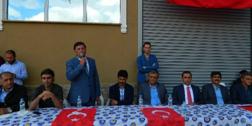 Posof’ta Milli İradeye Ve Demokrasiye Sahip Çıkma Yürüyüşü