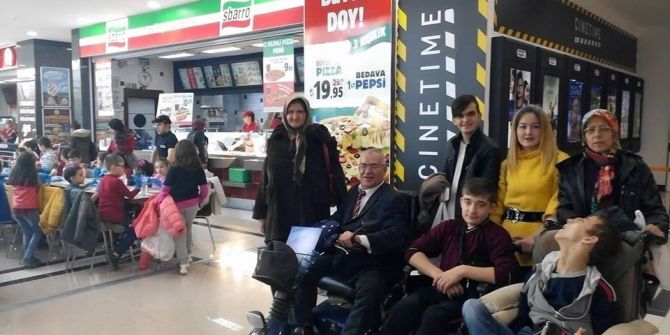Bozüyük Engelliler Dayanışma Derneği Üyelerinin Sinema Keyfi