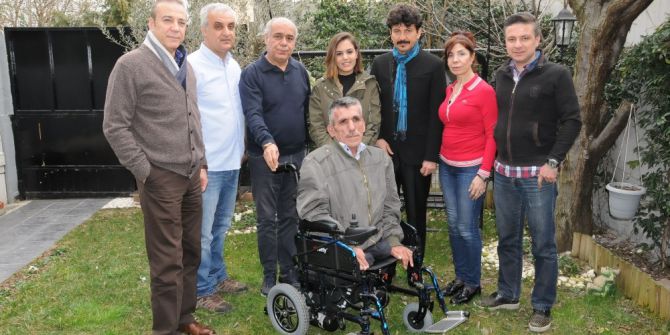 Yazdığı Şiir Kitabını Satarak Engellilere Destek Oldu