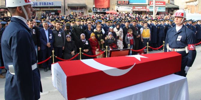 Şehit Uzman Çavuş Selman Çelik Son Yolculuğuna Uğurlandı