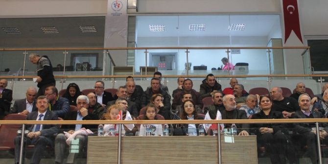 U23 Türkiye Bayan Güreş Şampiyonası’nda İlk Gün Sona Erdi