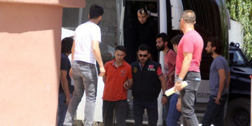 Hakkari’de 6 Rütbeli Asker Tutuklandı