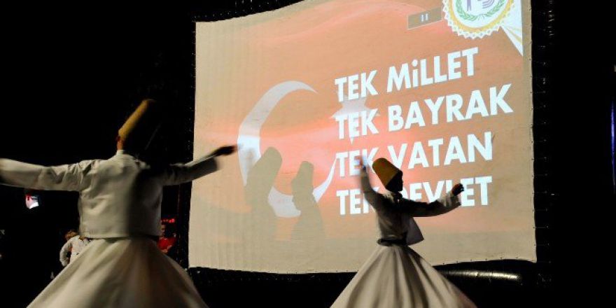 Bozüyük’te Semazenler Meydandaki Halkı Büyüledi