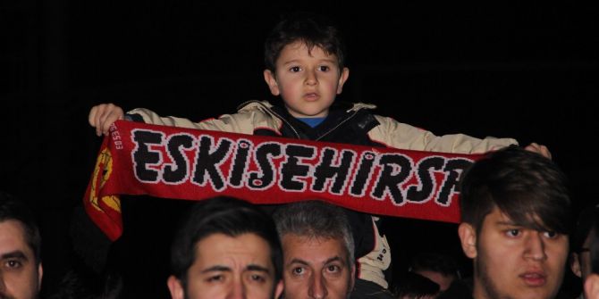 Zorlu Maç Öncesinde Eskişehirspor’a Taraftar Dopingi