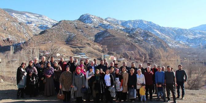 İşadamı Dostlarını Köyünde Ağırladı