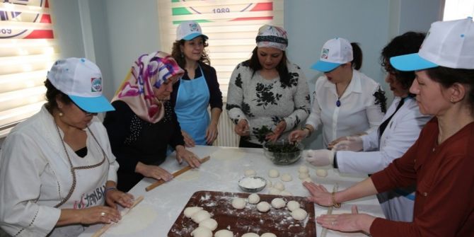 Amerikalı Horn Ve Meksikalı Judith Kayseri Kayseri Mutfağını Öğreniyor