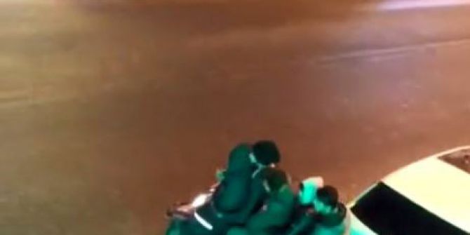 Bir Motosiklete 5 Kişi Bindiler