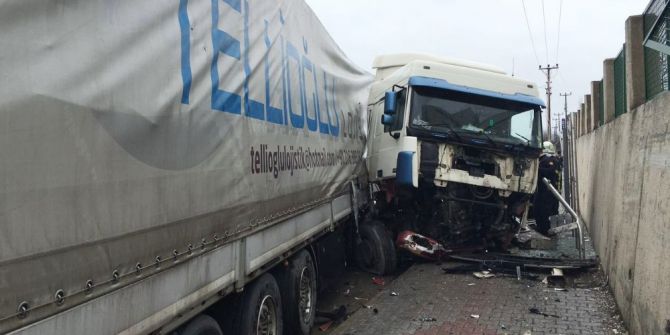 Hastane Ziyareti Dönüşü Kaza Yaptılar