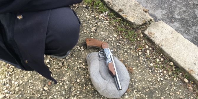 Polise Silah Çeken Şahıs, Kovalamaca Sonucu Yakalandı