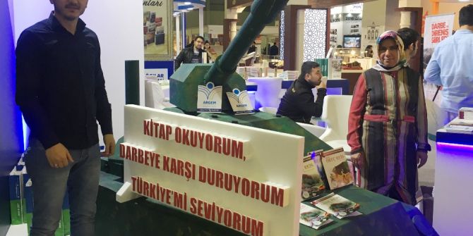 Arnavutköy Belediyesi Tankın Üzerine Kitapları Serdi